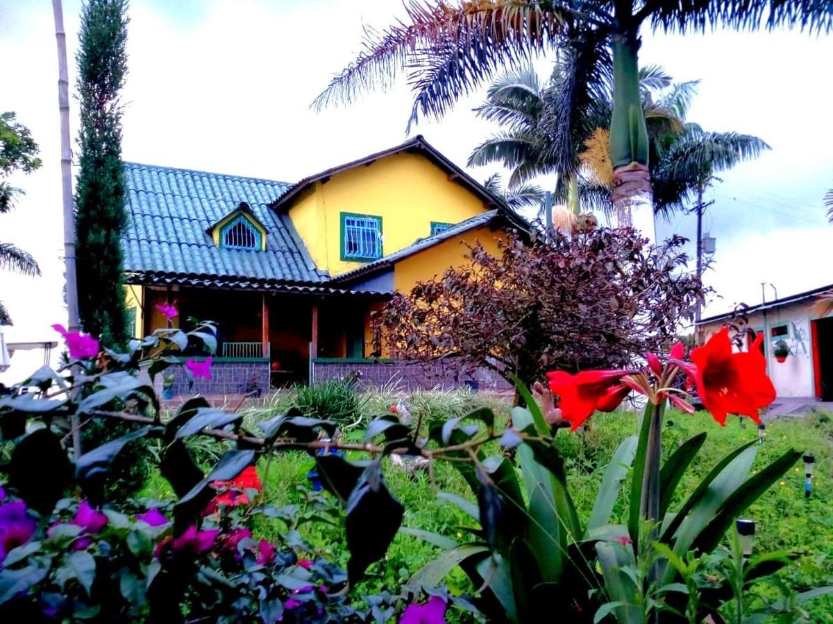 Finca Turistica Santa Clara Vandrehjem Calarcá Eksteriør billede