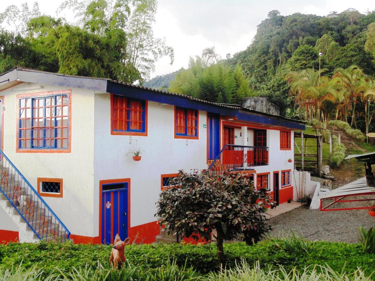Finca Turistica Santa Clara Vandrehjem Calarcá Eksteriør billede